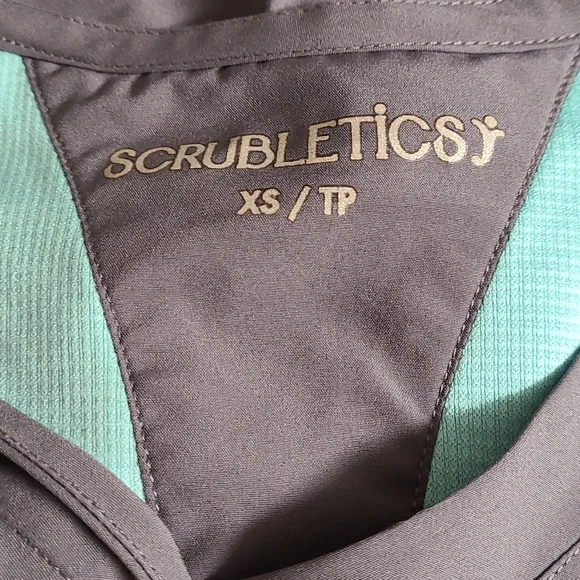 Matching Scrubs - Picture 5 of 6